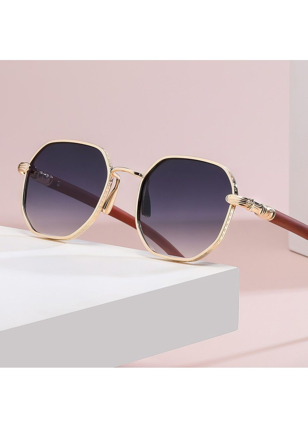 Солнцезащитные очки восьмигранные черный градиент коричневые с золотом No Brand (292632153)