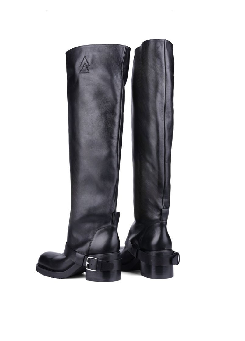 Черные осенние женские ботфорты e4048 черная кожа Strategia