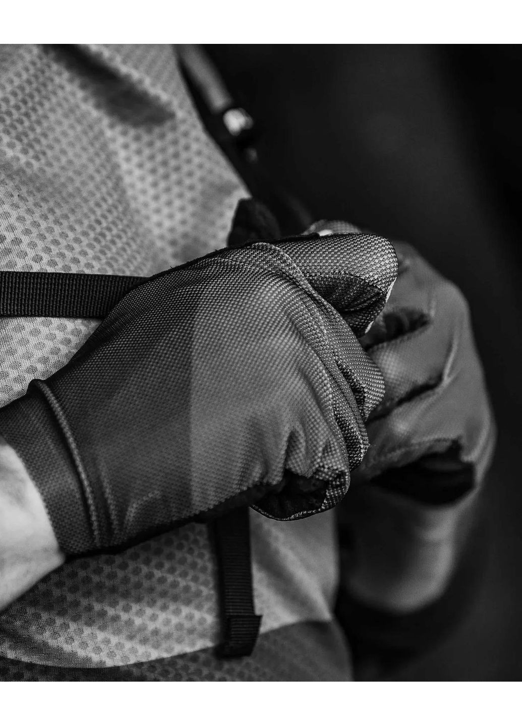 Велоперчатки Essential Mesh Glove, Uranium Black/Oxolane Gray, XL POC (334671395)