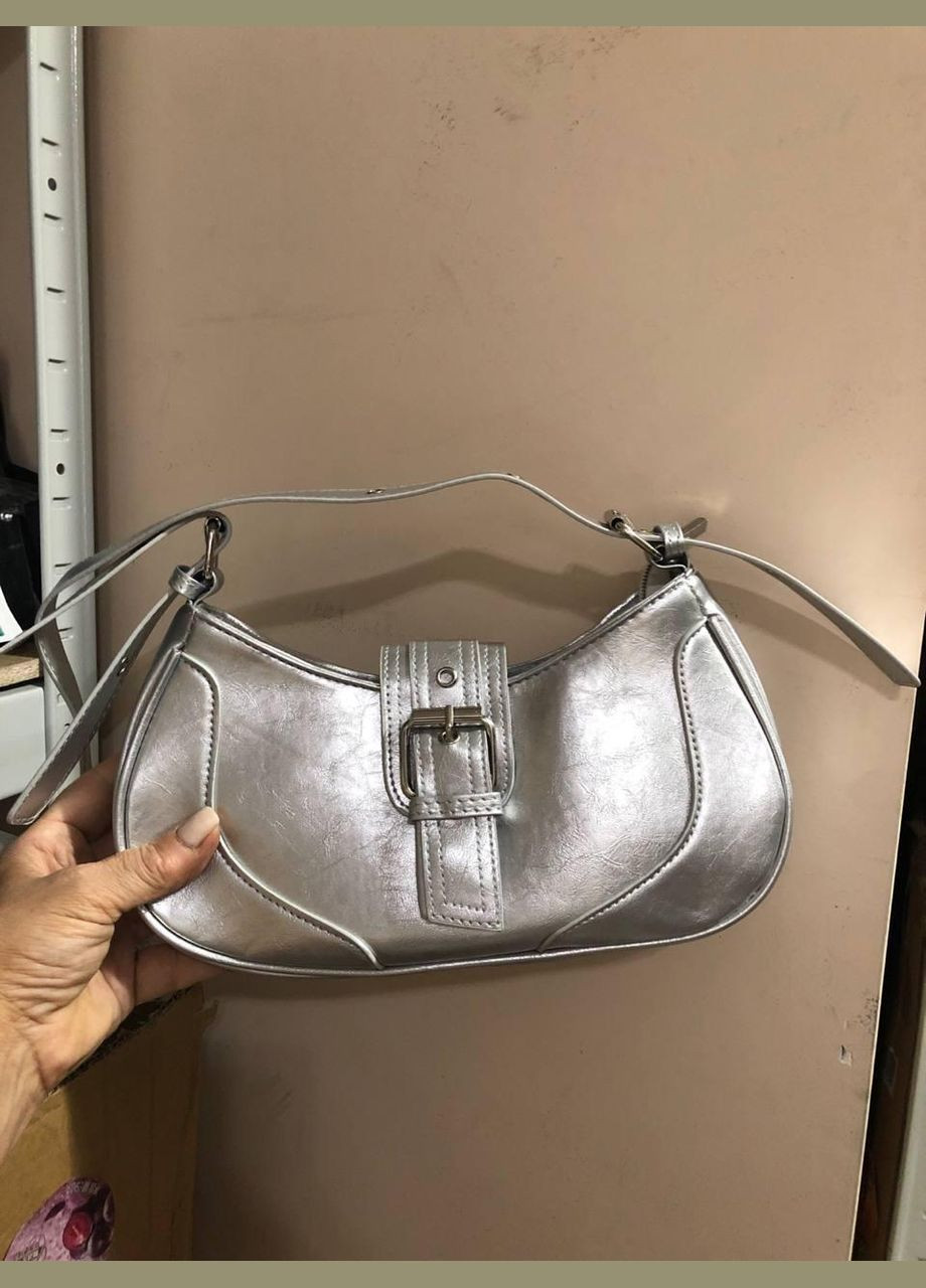 Жіноча сумка багет срібна No Brand (303323073)