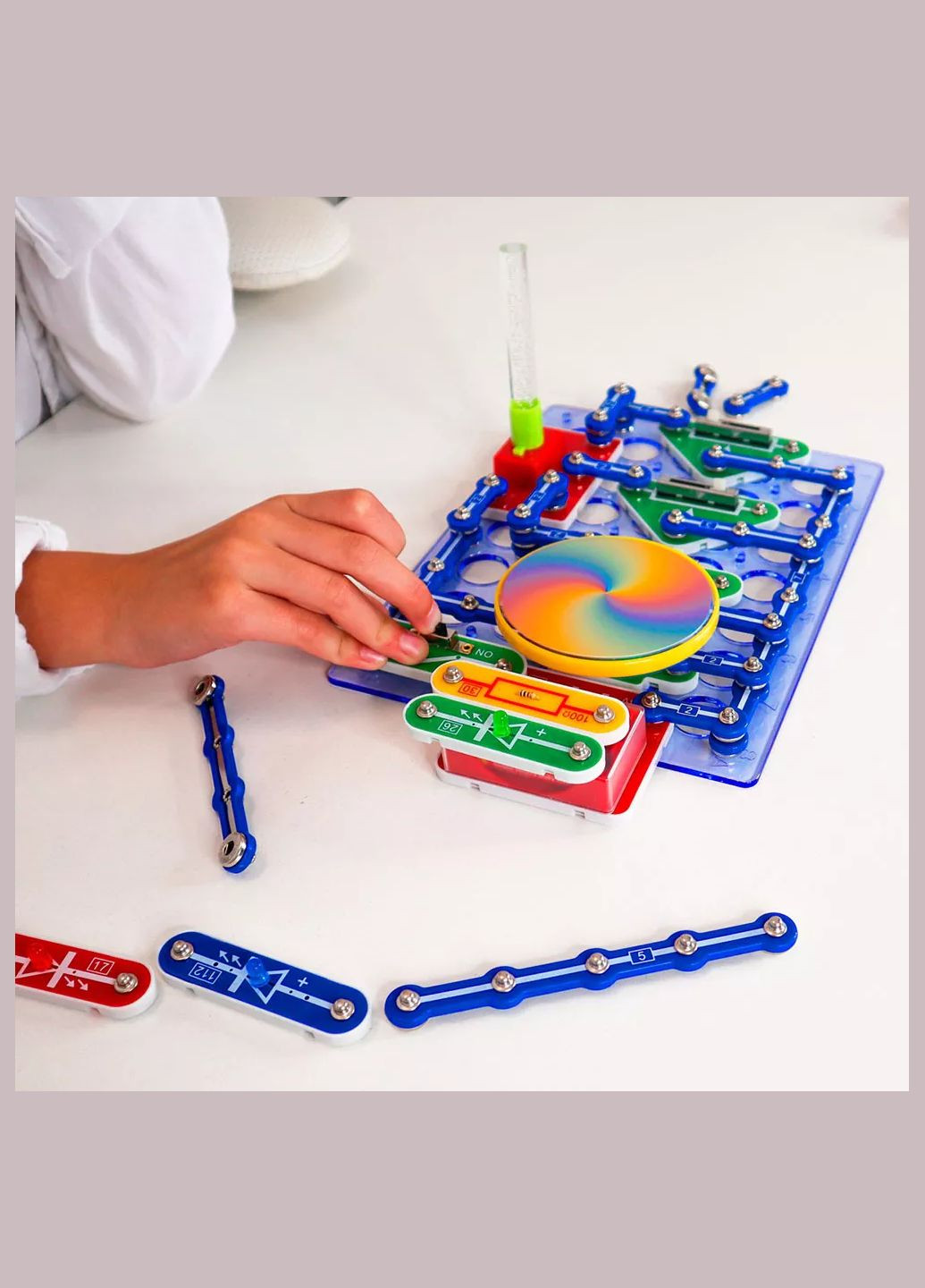 Конструктор электронный Свет и цвет RGB 24 схемы (D70700) DOKA (326805358)