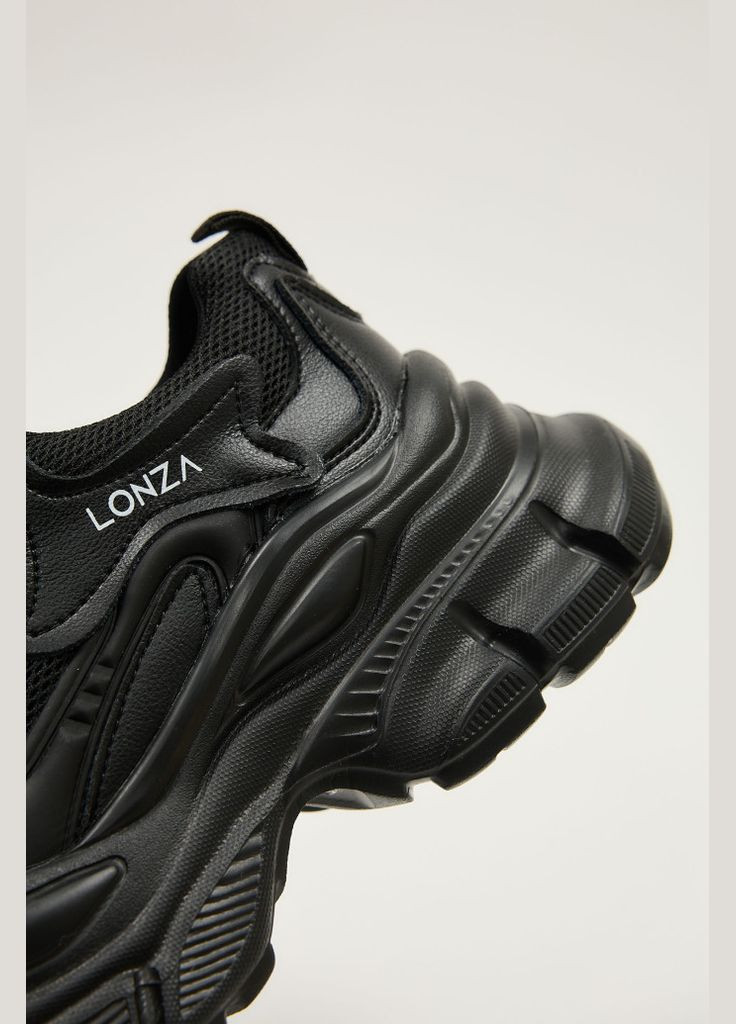 Черные демисезонные кроссовки 183214 Lonza
