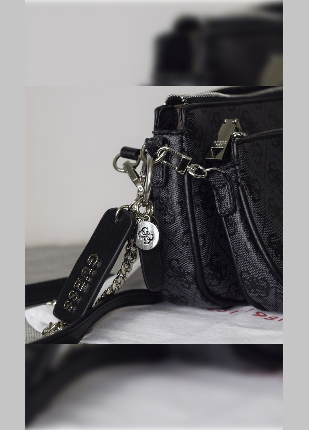 Жіноча сумка крос-боді 19GF-1803 через плече з ланцюжком чорна Guess (279586240)