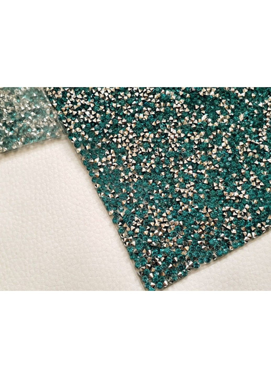 Стразове полотно на клейовій основі, розмір 20*24 см, арт 06906, бірюзовий зі сріблом, лист No Brand (327878282)