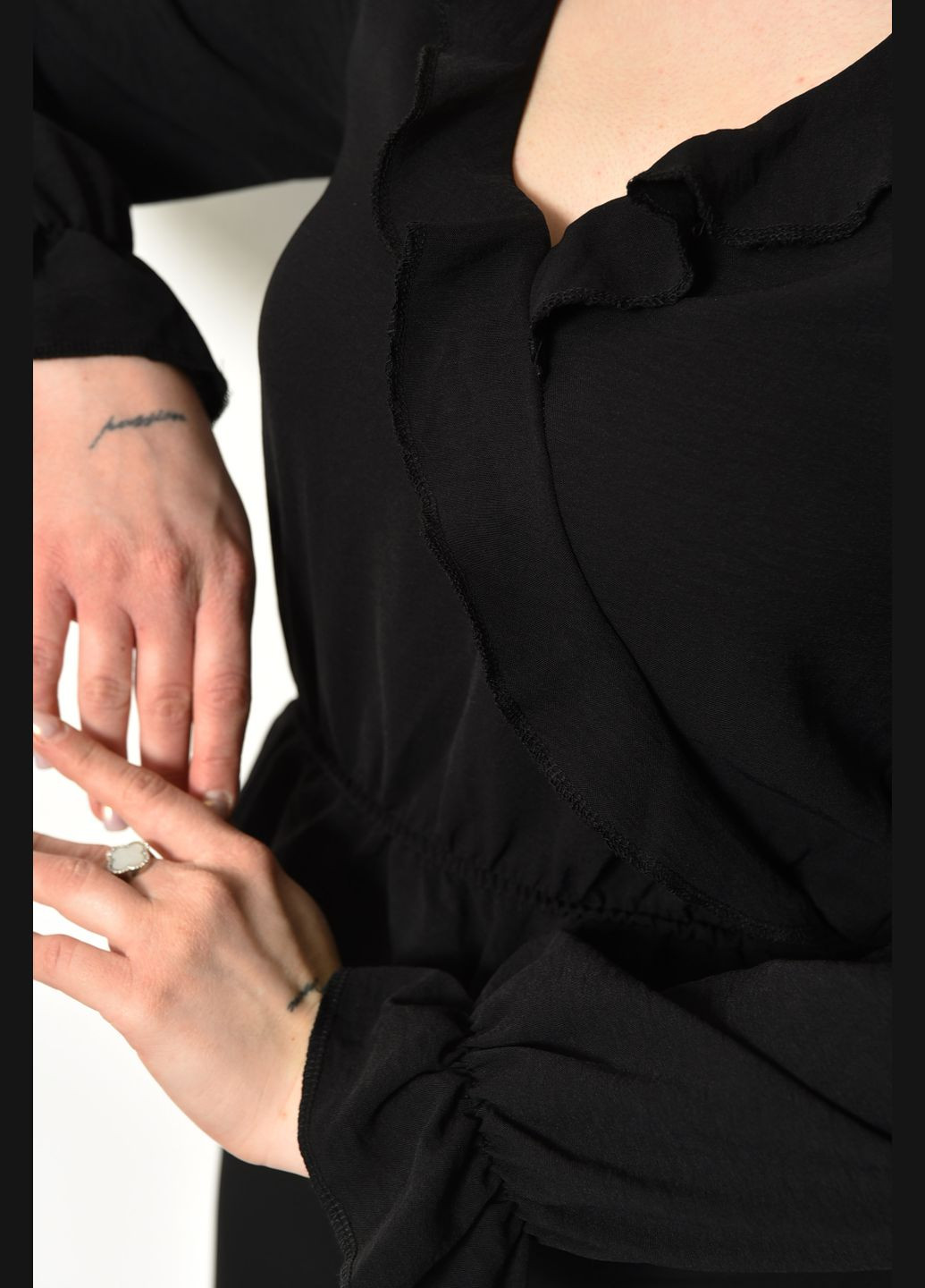 Чорна демісезонна блуза жіноча однотонна чорного кольору з баскою Let's Shop