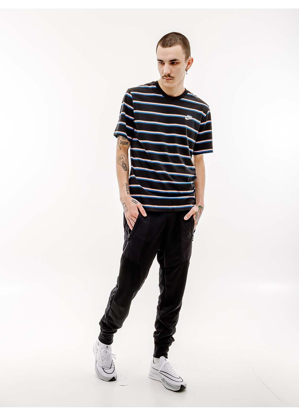 Черная мужская футболка m tee club stripe черный Nike