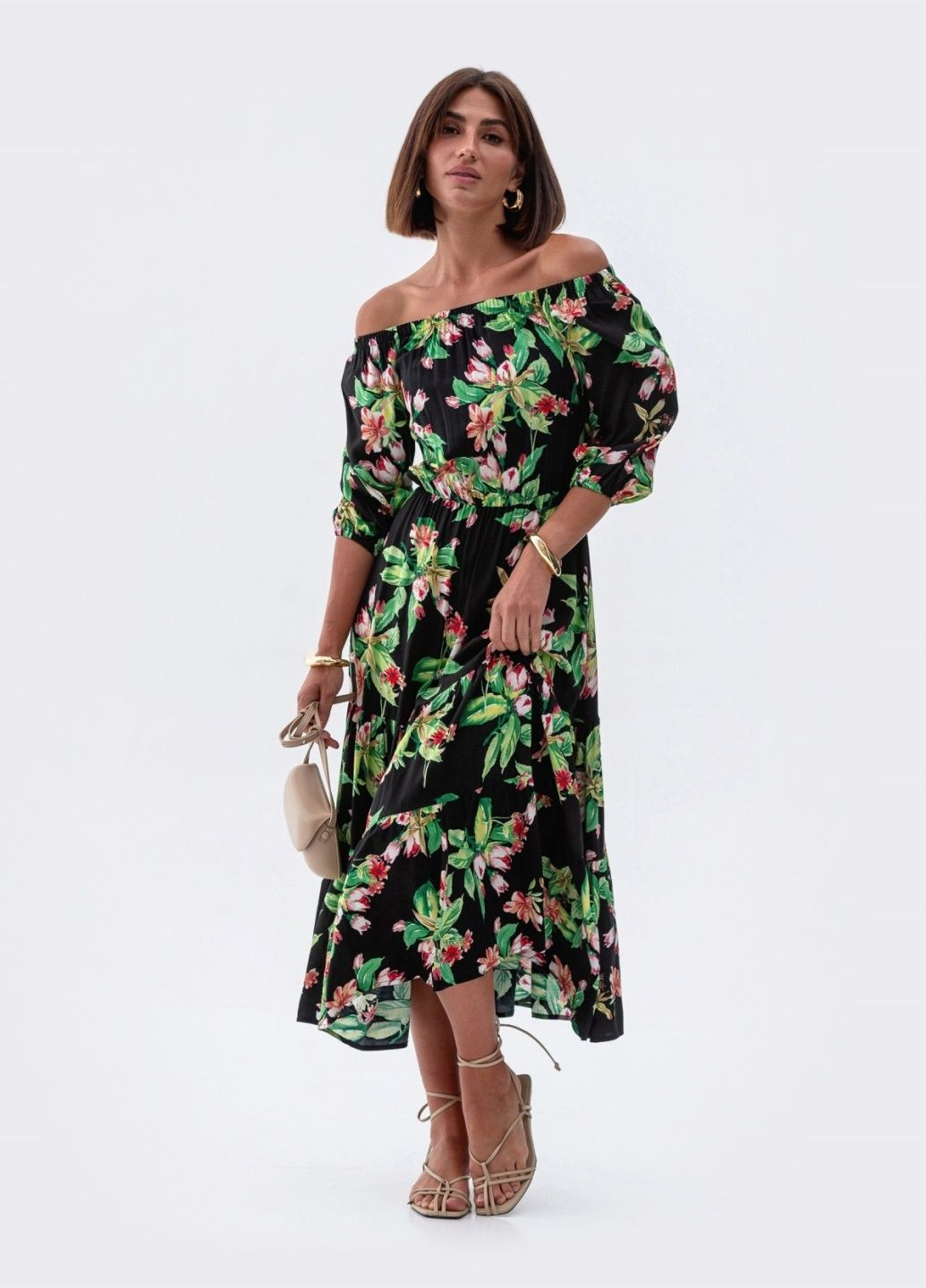 Чорна кежуал розкльошена чорна сукня-міді в квітковий принт Dressa з квітковим принтом