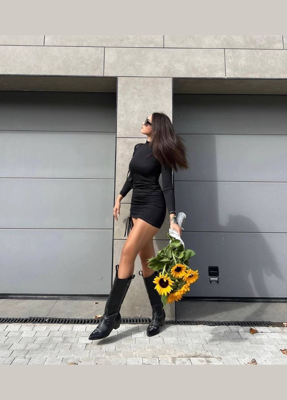 Черное кэжуал мини платье-гольф с открытой спиной с открытой спиной, платье-водолазка Adelante однотонное