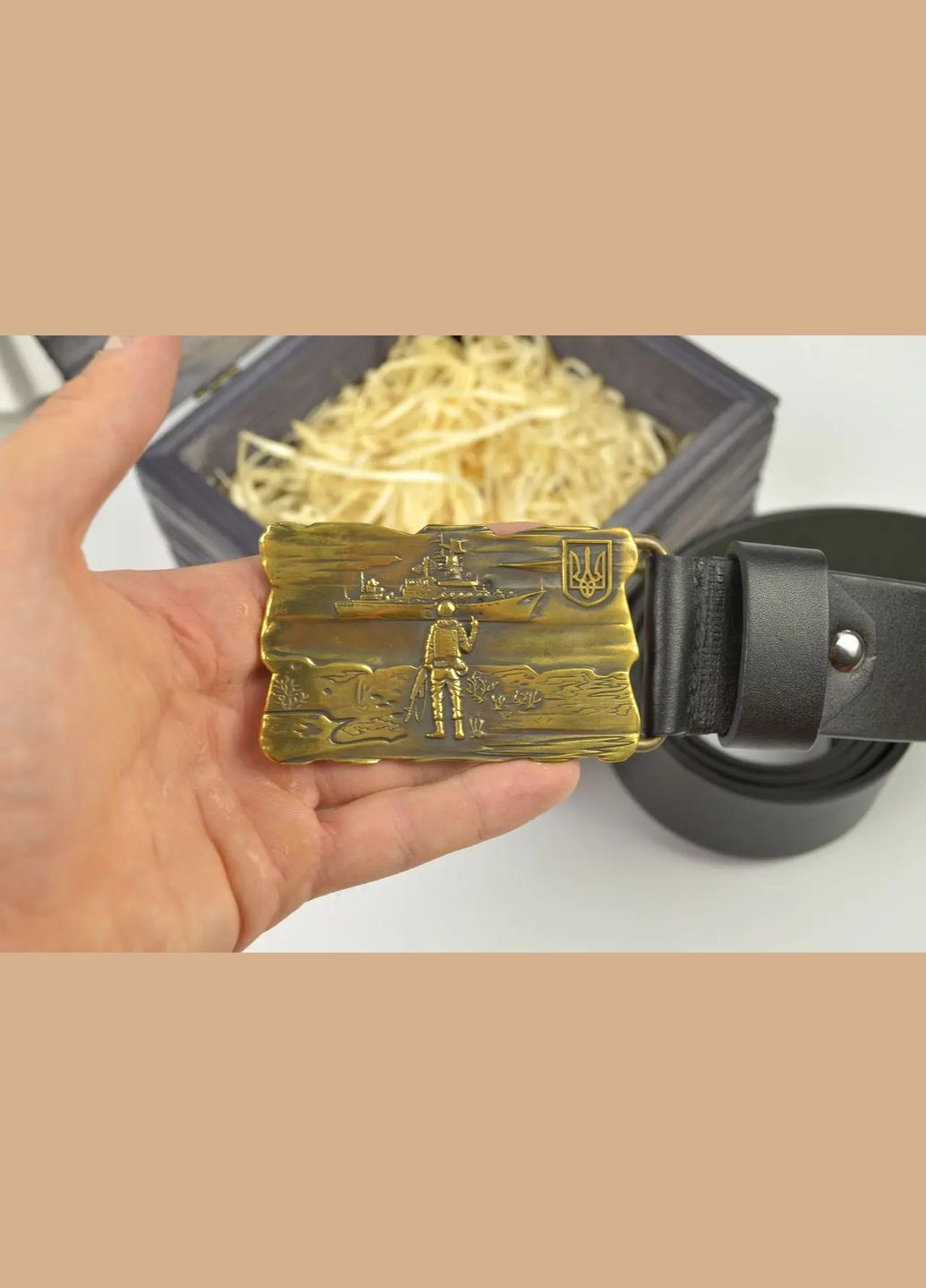 Кожаный ремень с латунной пряжкой "Русский военный корабль" в деревянной коробке Handmade 205-001-002 (345646778)