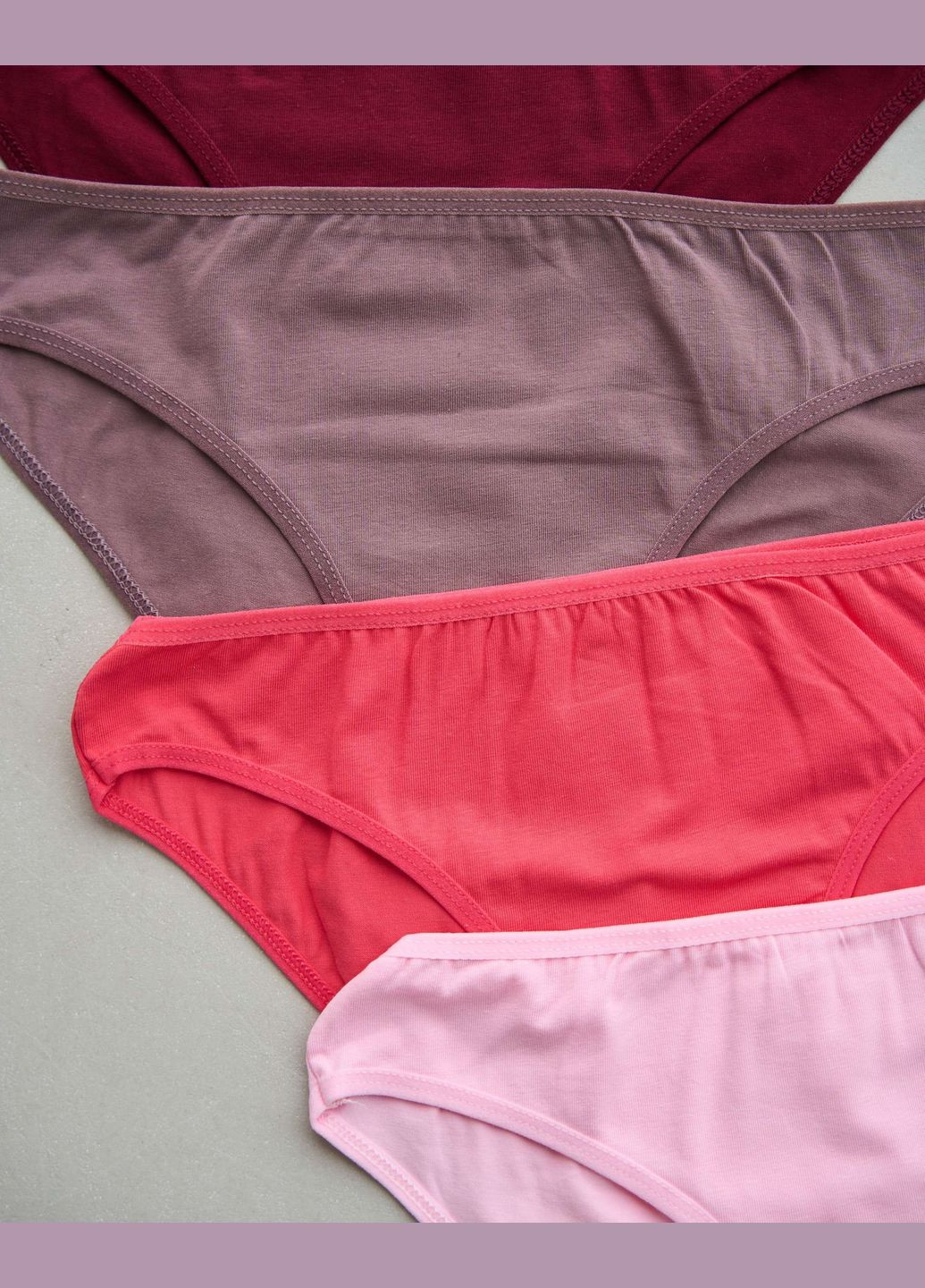 Набір жіночих базових трусиків тижневок - 7 шт Nicoletta (340277005)