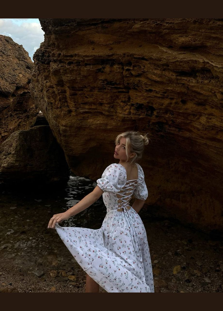 Білий ніжна біла сукня-міді зі шнурівкою на спині та відкритим декольте, прогулянка у квітковому принті з коротким рукавом No Brand з квітковим принтом