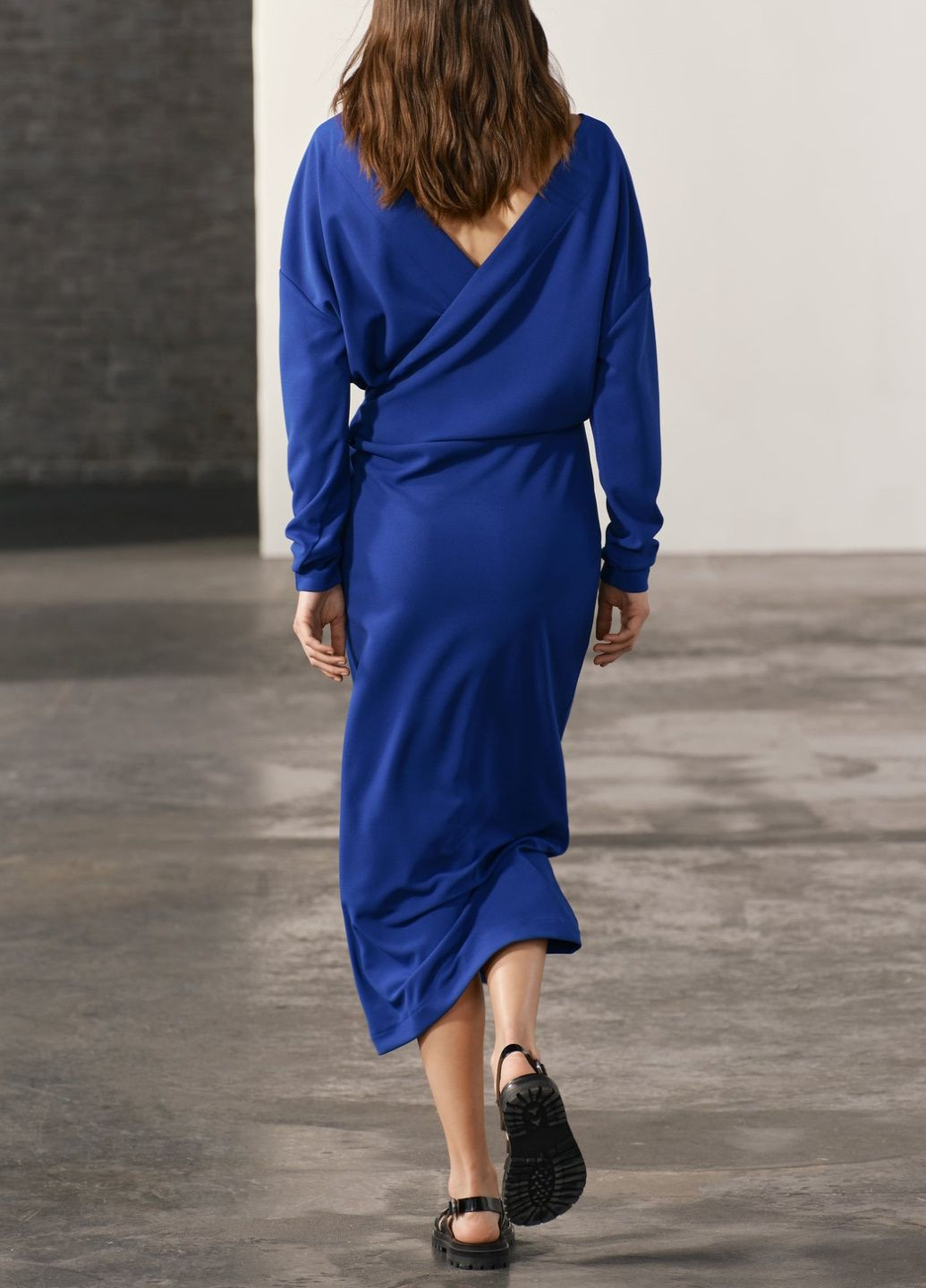 Синее деловое платье Zara однотонное