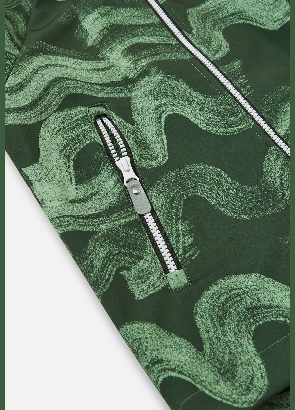 Зеленая демисезонная куртка softshell Reima AITOO