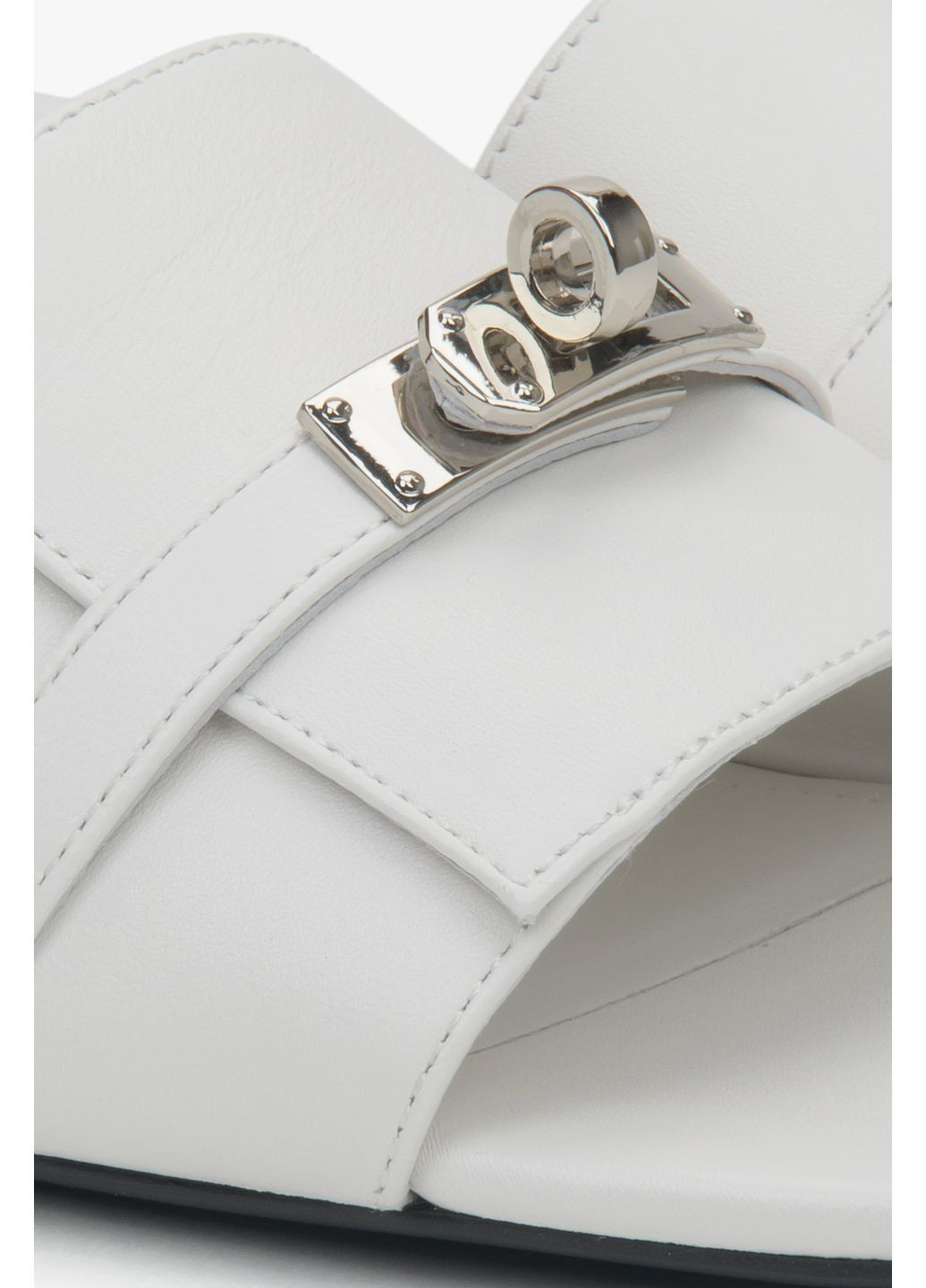 Шльопанці, колір білий Estro (367179645)