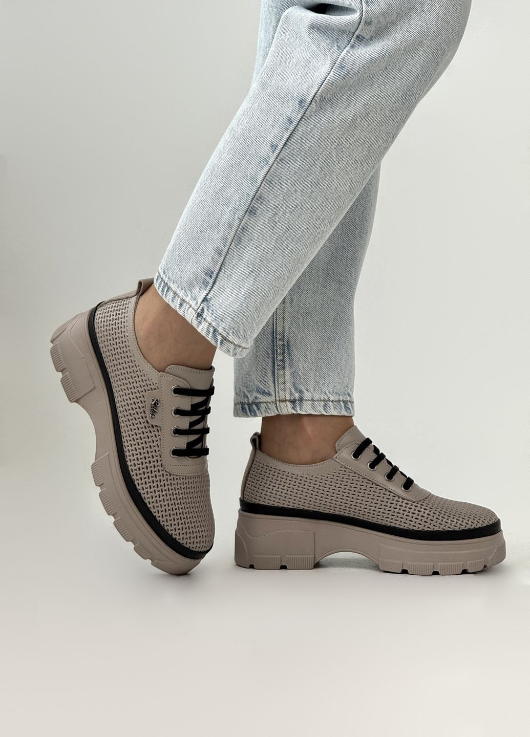 Кофейные слипоны женские кожаные на платформе Sherlock Soon