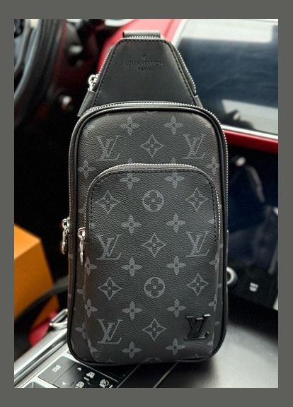 Чоловіча нагрудна сумка Louis Vuitton M47137 чорна No Brand (306722759)