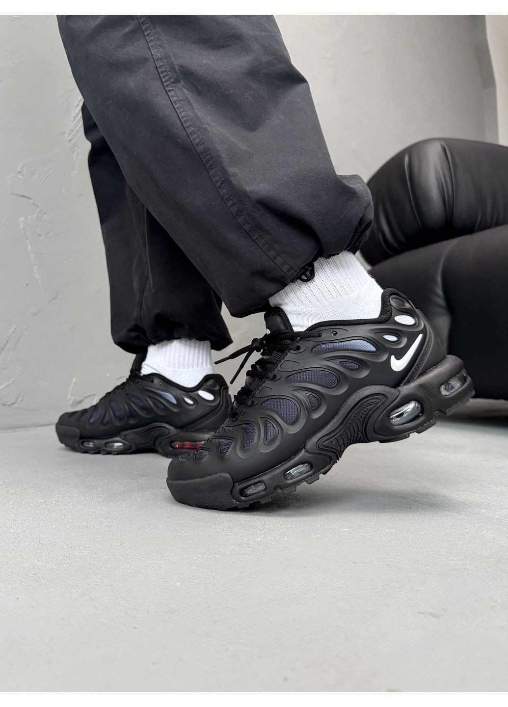 Чорні Осінні кросівки чоловічі nike air max tn plus drift black / white logo найк аір макс тн плюс No Brand