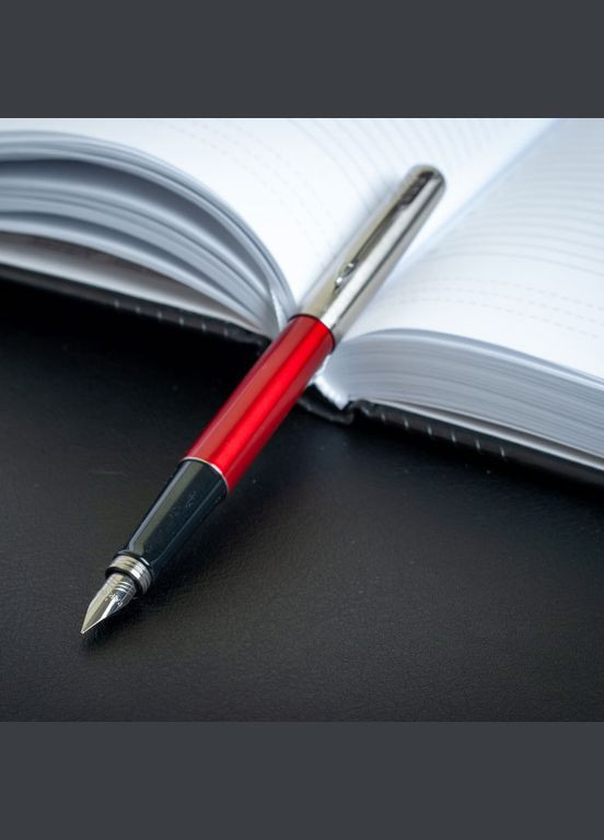 Перьевая ручка Jotter 17 Standart Red CT F в Eco упаковке 15 711e Parker (317306225)