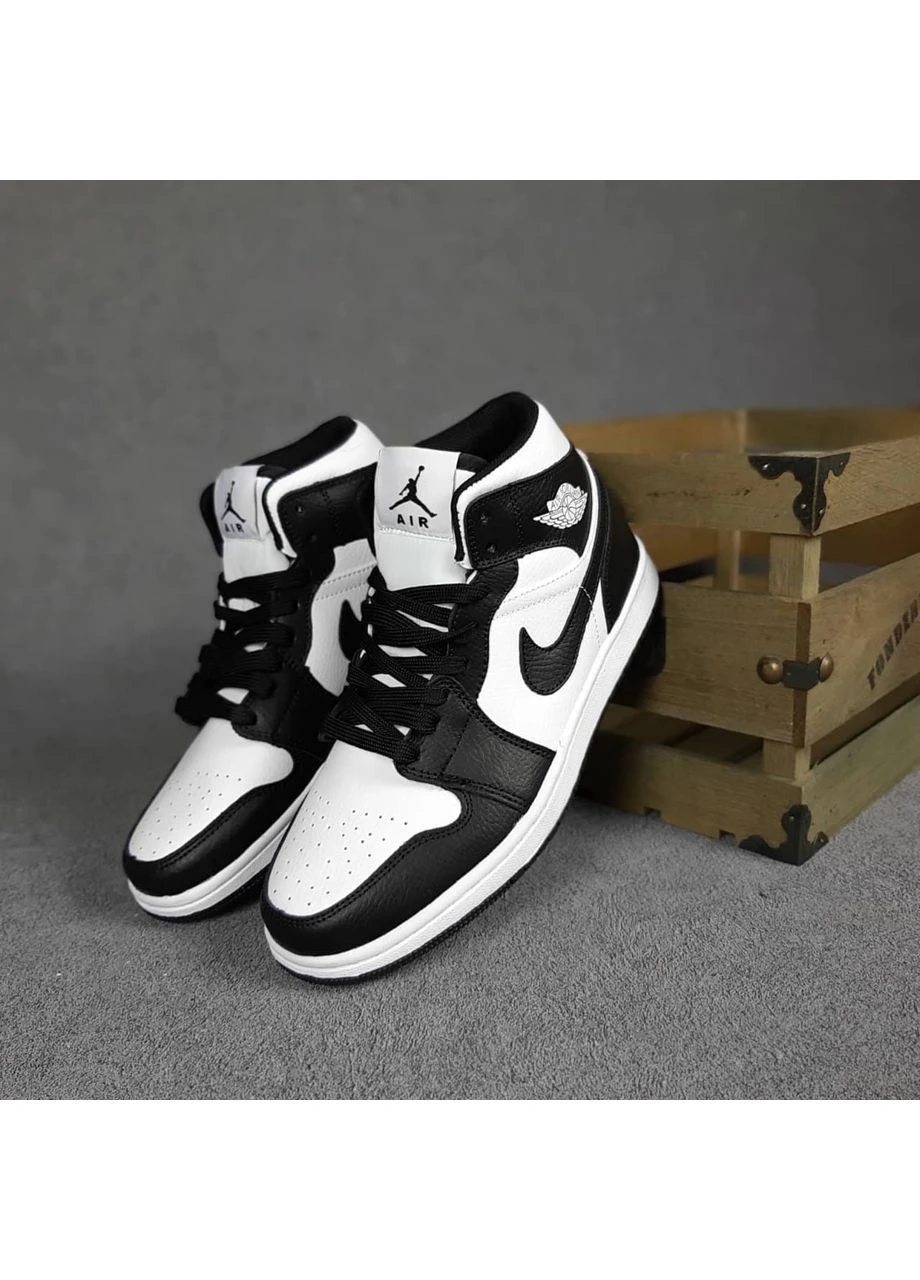 Чорно-білі всесезонні кросівки жіночі nike Pegasus Air Jordan 1 SIN