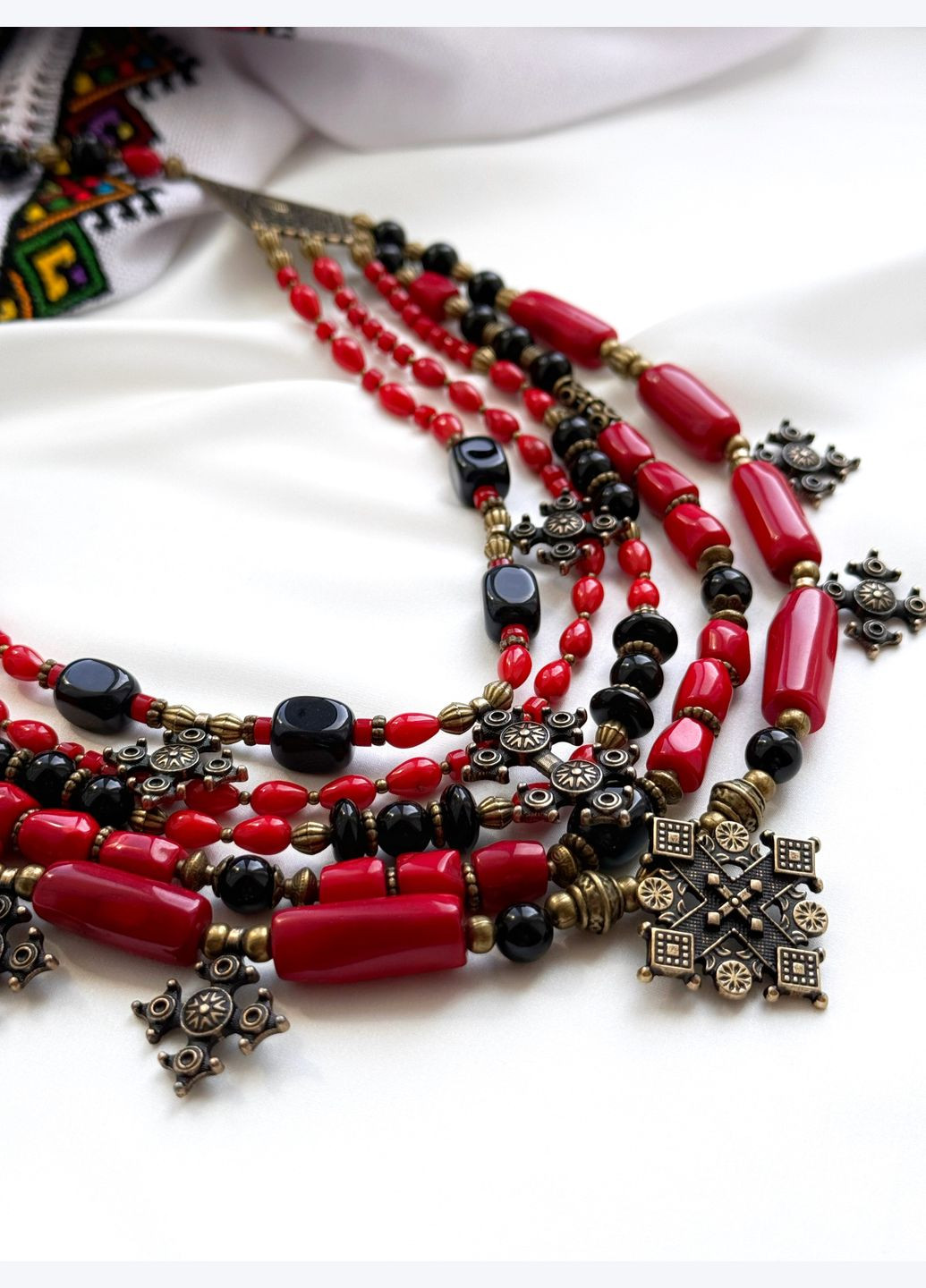 Эксклюзивные бусы "Обладательница" Коралл, Агат Fursa fashion (322315041)