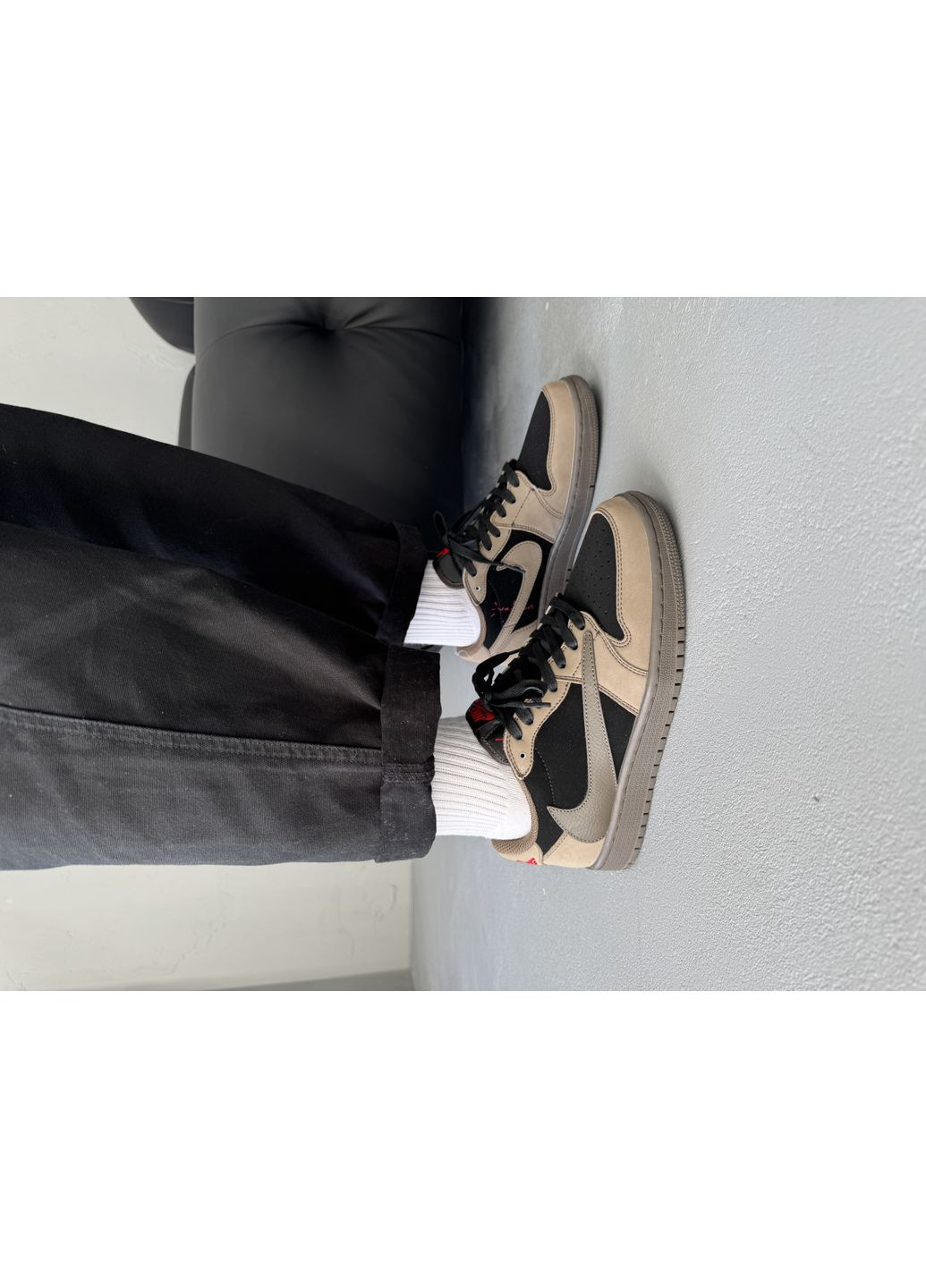 Коричневі Осінні кросівки чоловічі Nike Air Jordan 1 Low x Travis Scott Brown Black | Найк Еір Джордан 12