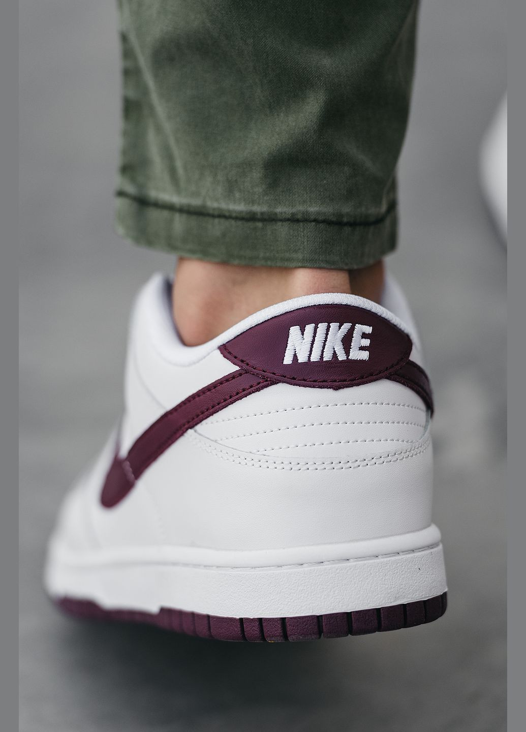Білі Осінні кросівки чоловічі Nike SB Dunk Low