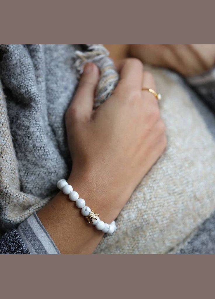 Браслет из кахолонга с короной золотого цвета на стяжке (30020) Hemst (301071343)