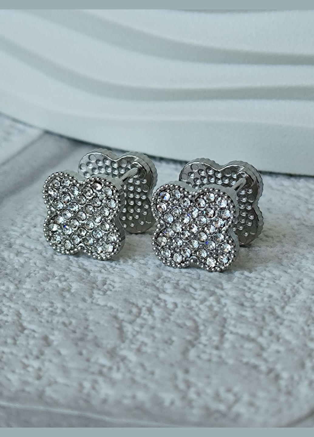 Сережки двосторонні Конюшина клевер Зелена емаль медсталь під срібло родій Stainless Steel (336517423)