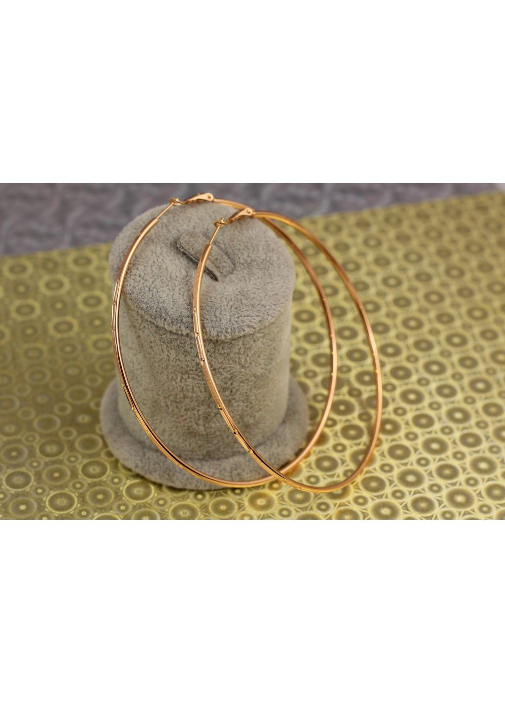 Сережки кільця Хuping Jewelry плоскі з малюнком 8,5 см золотисті love-shopping Xuping Jewelry (354662588)