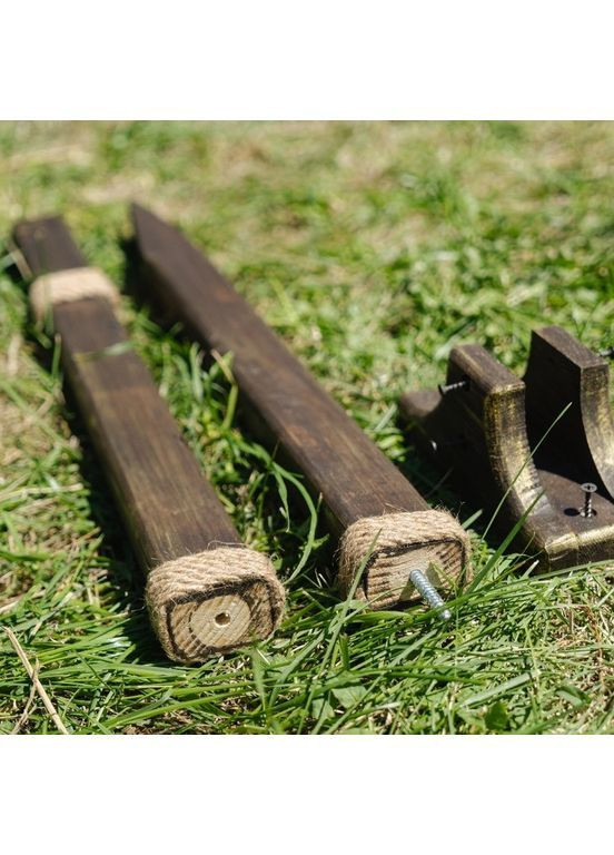 Кормушка для белок и бурундуков на ножке Башня No Brand (362210008)