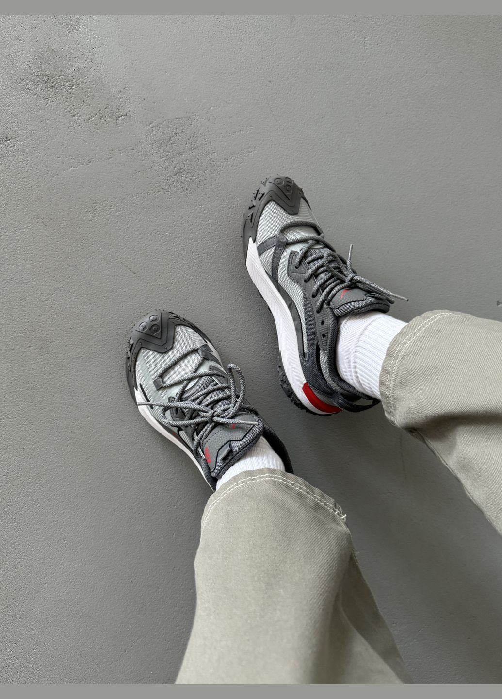 Серые демисезонные кроссовки мужские и женские nike acg mountain fly gore-tex grey | найк асж маунтин флай серые No Brand