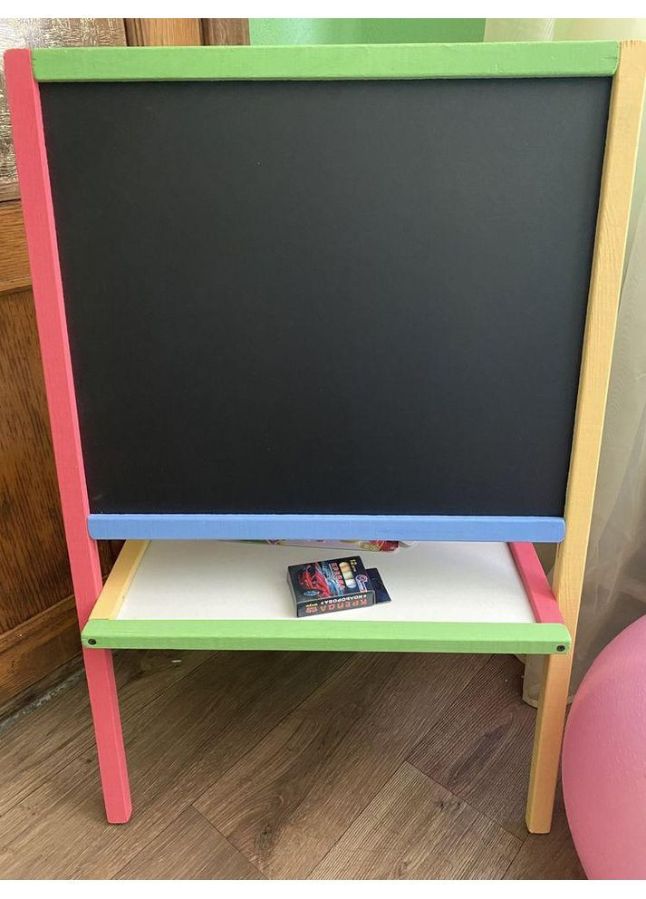 Мольберт дитячий двосторонній різнокольоровий не магнітний, дошка для малювання крейдою та крейдяними маркерами з двох сторін. Масяня (361259051)