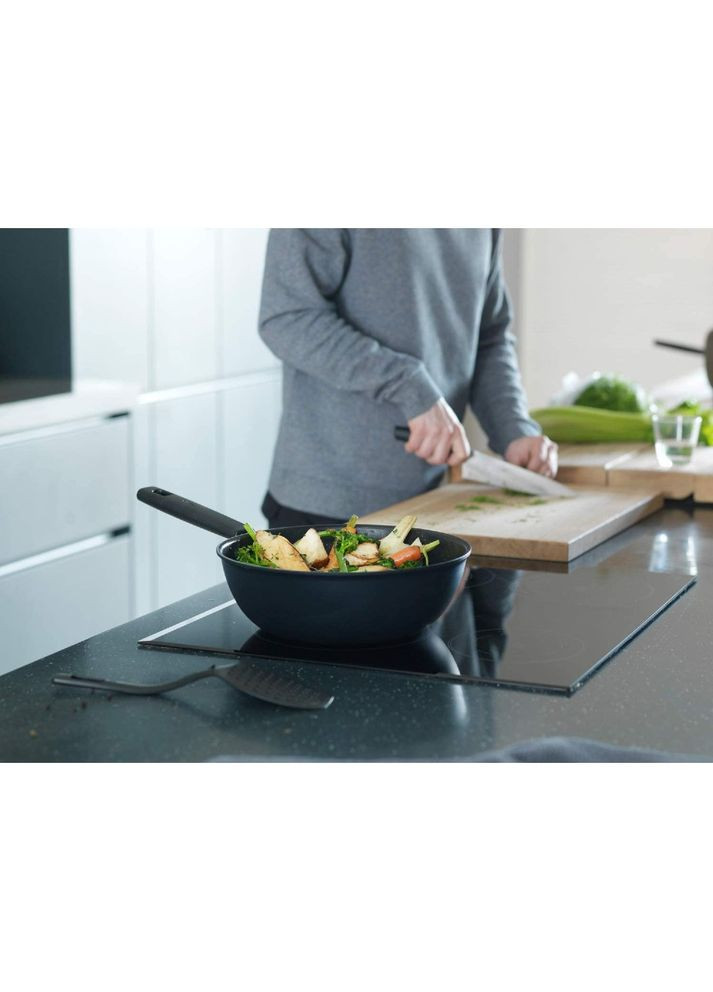 Сковорода Вок Hard Face 28 см Black (1052233) Fiskars (323120562)