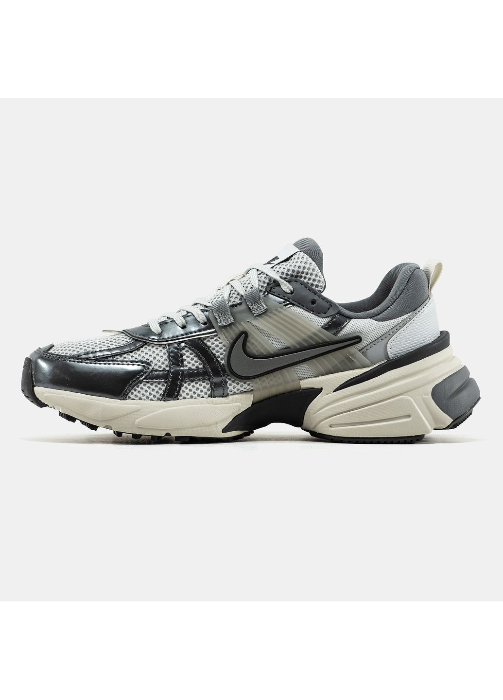 Серые демисезонные кроссовки мужские и женские nike runtekk v2k summit white metalic silver | найк рантекк в2к серые белые No Brand