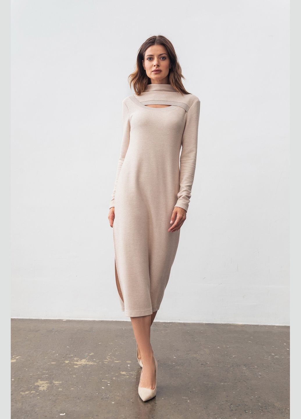 Бежева ділова сукня Lesia однотонна