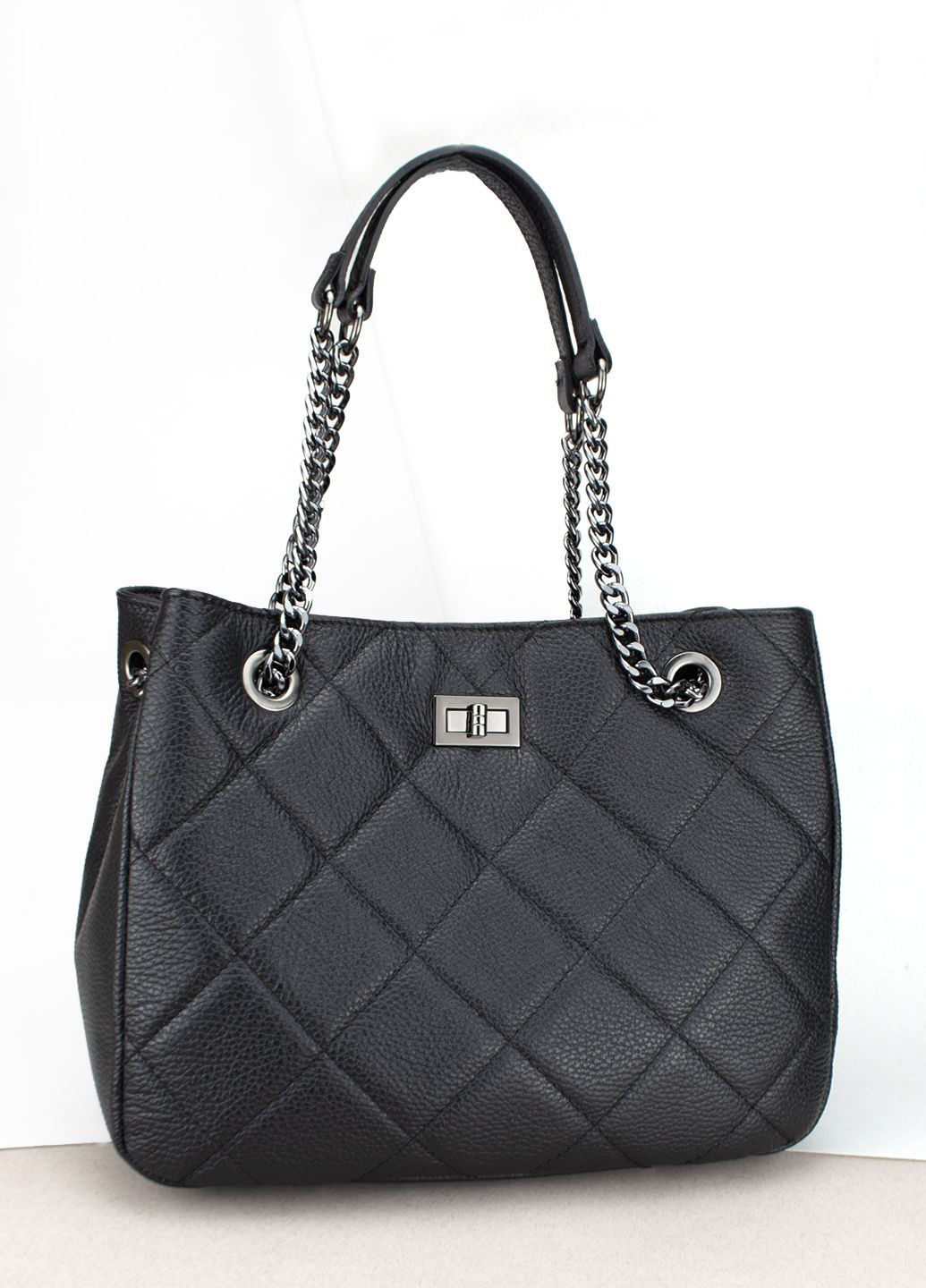 Сумка жіноча шкіряна ділова 03382 на ланцюжку чорна Virginia Conti (301765875)