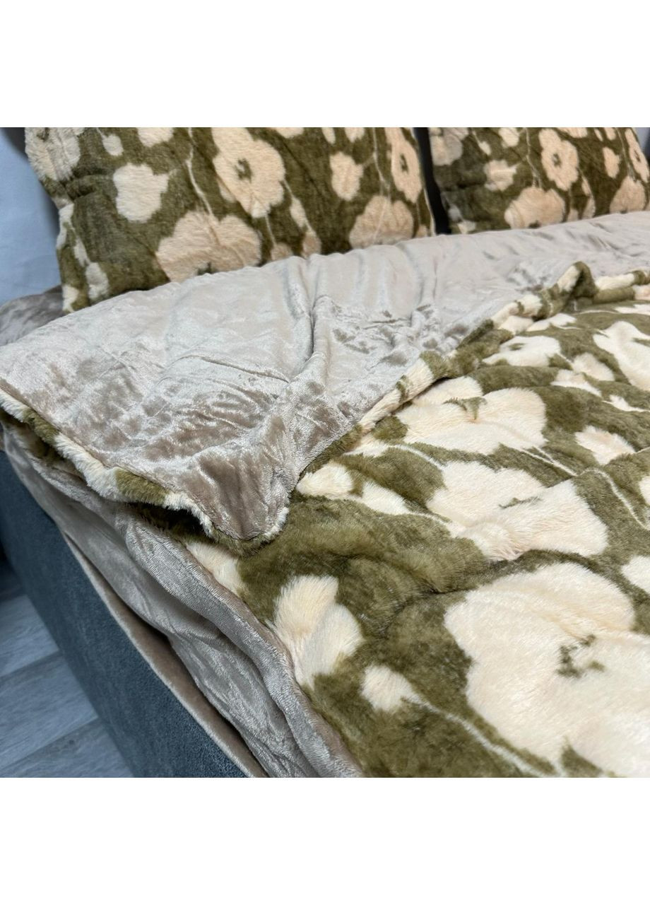 Эксклюзивное постельное белье "Хутро-велюр". Зимняя коллекция евро размера оливкового цвета. No Brand (370640219)