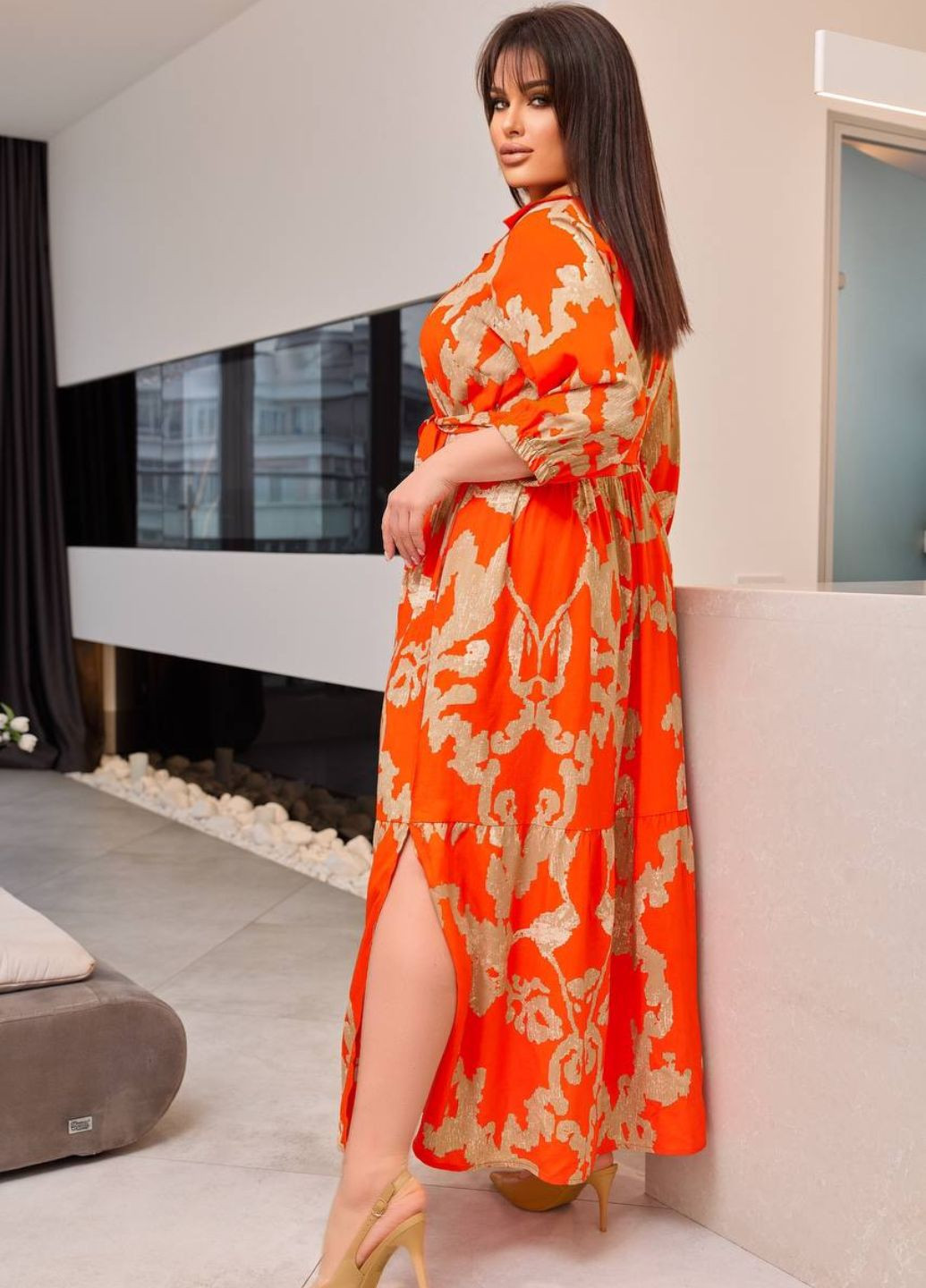 Оранжевое повседневный длинное платье с боковыми разрезами из турецкого штапеля рубашка Tik-Tak с абстрактным узором