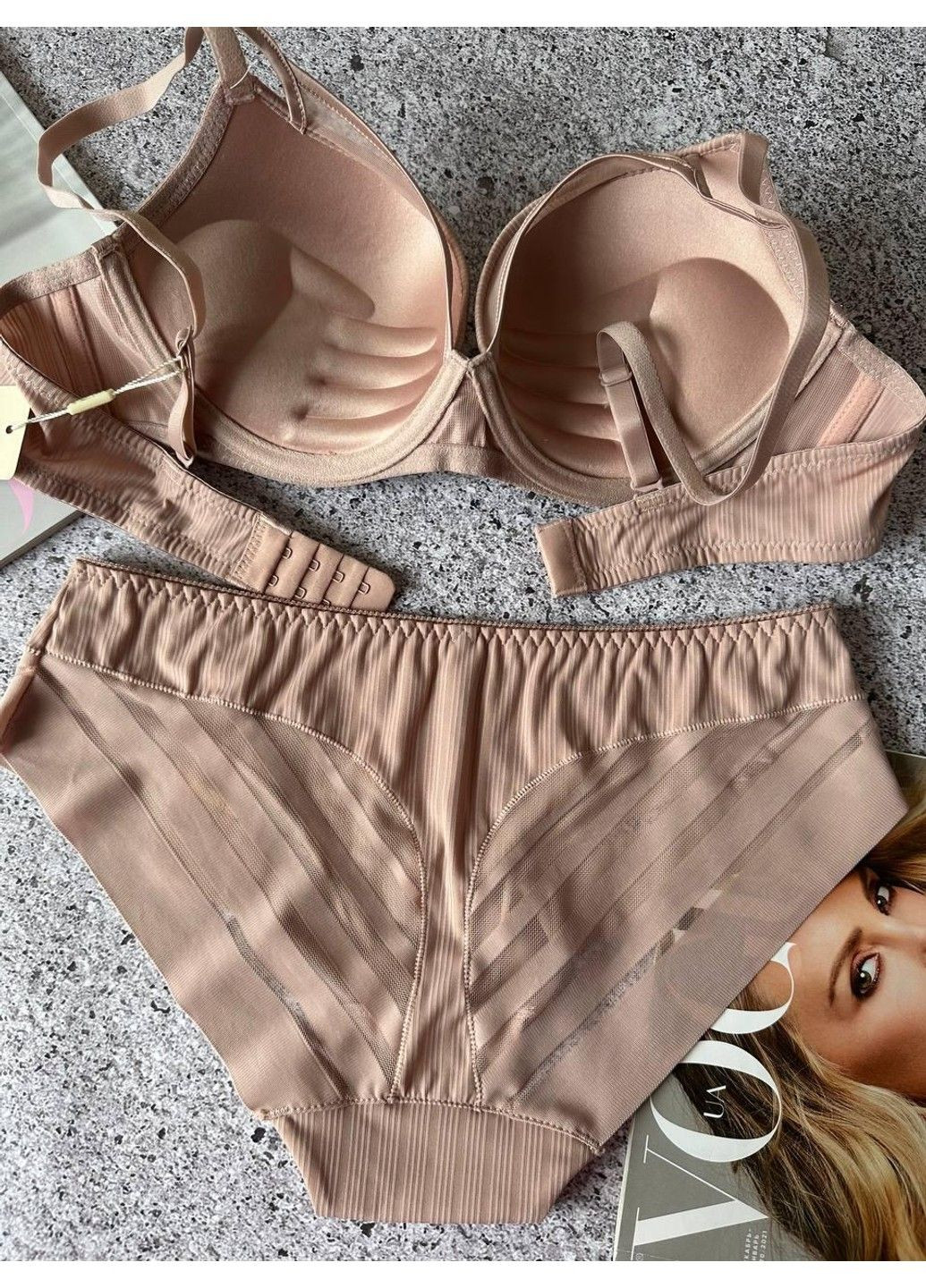 Коричневий жіноча нижня білизна комплект бюстгальтер і трусики коричневий Weiyesi