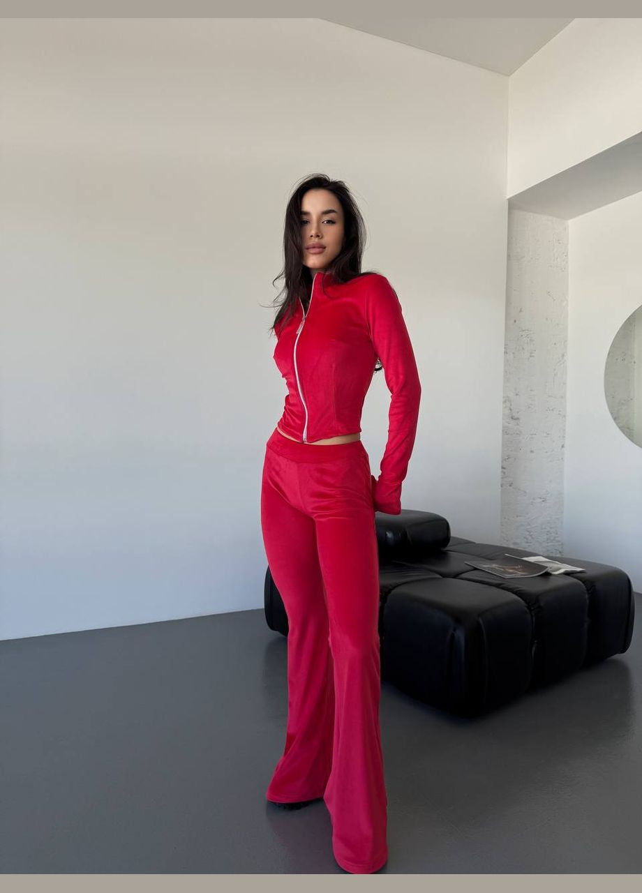 Женский костюм в спортивном стиле укороченная кофта + брюки клеш MonCher (331332577)