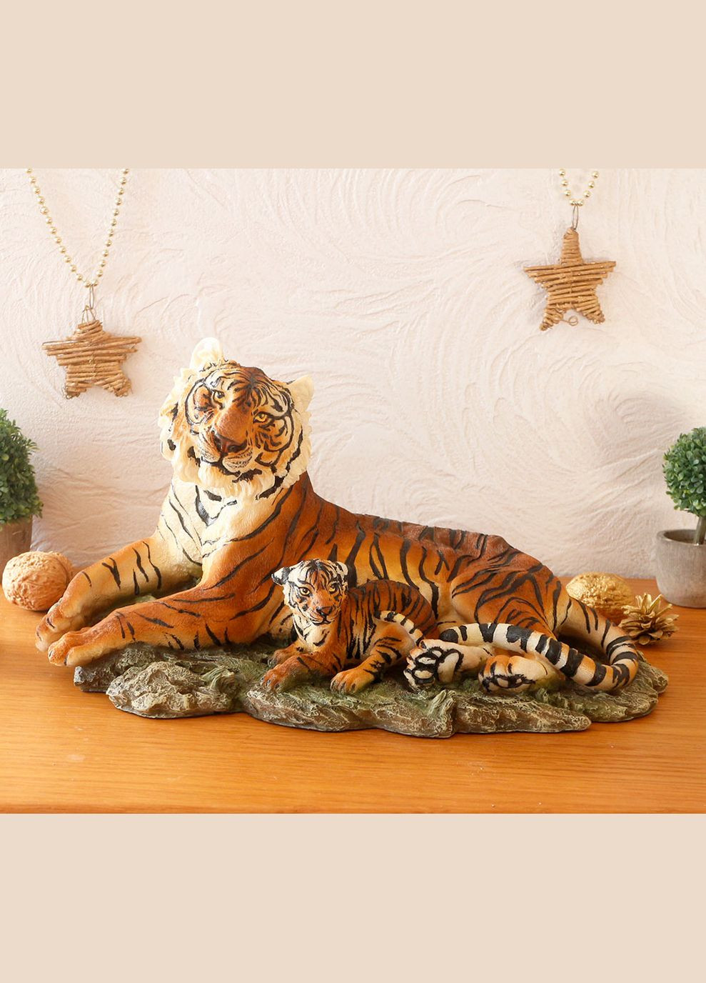 Статуетка Тигриця з тигреням на відпочинку 39*22*21 см (СП320 цв) Гранд Презент (282743504)