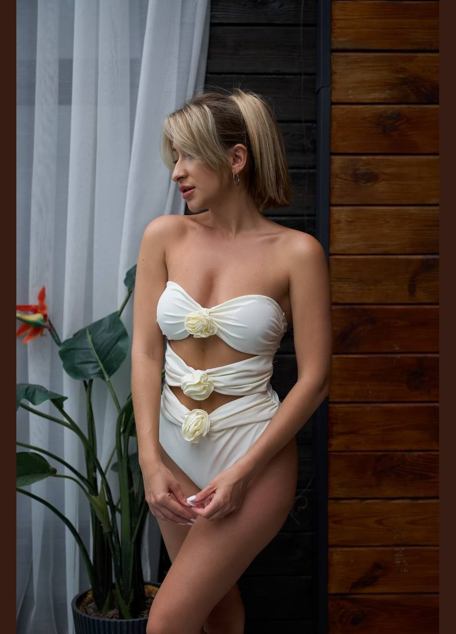 Молочний купальник жіночий трендовий з трояндами Simply sexy