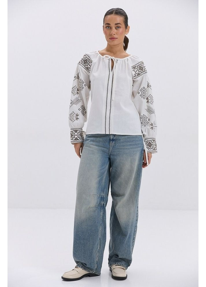 Молочна жіноча вишиванка з геометрією гладдю та зав'язками на манжетах mkar35212 Arjen (354820939)