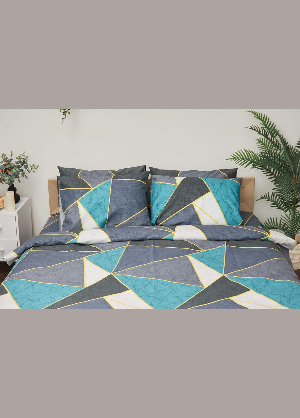 Комплект постільної білизни сімейний 143х210х2 наволочки 4х50х70 Микросатин Premium (MS-820001486) Moon&Star Triangles (285716862)