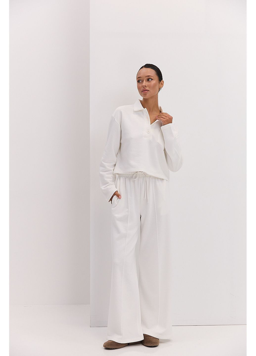 Молочний жіночий укорочений світшот з коміром поло Arjen (360885323)