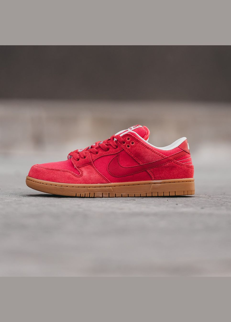 Красные демисезонные кроссовки мужские nike sb dunk low red | найк сб данк низкие красные красные No Brand