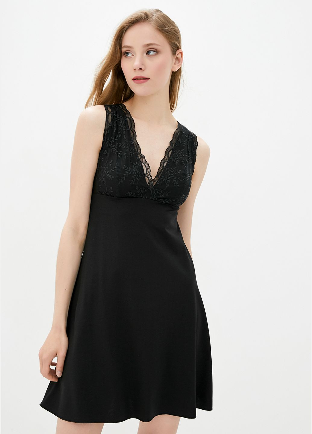 Ночная рубашка черного цвета с кружевом ORA (305697082)
