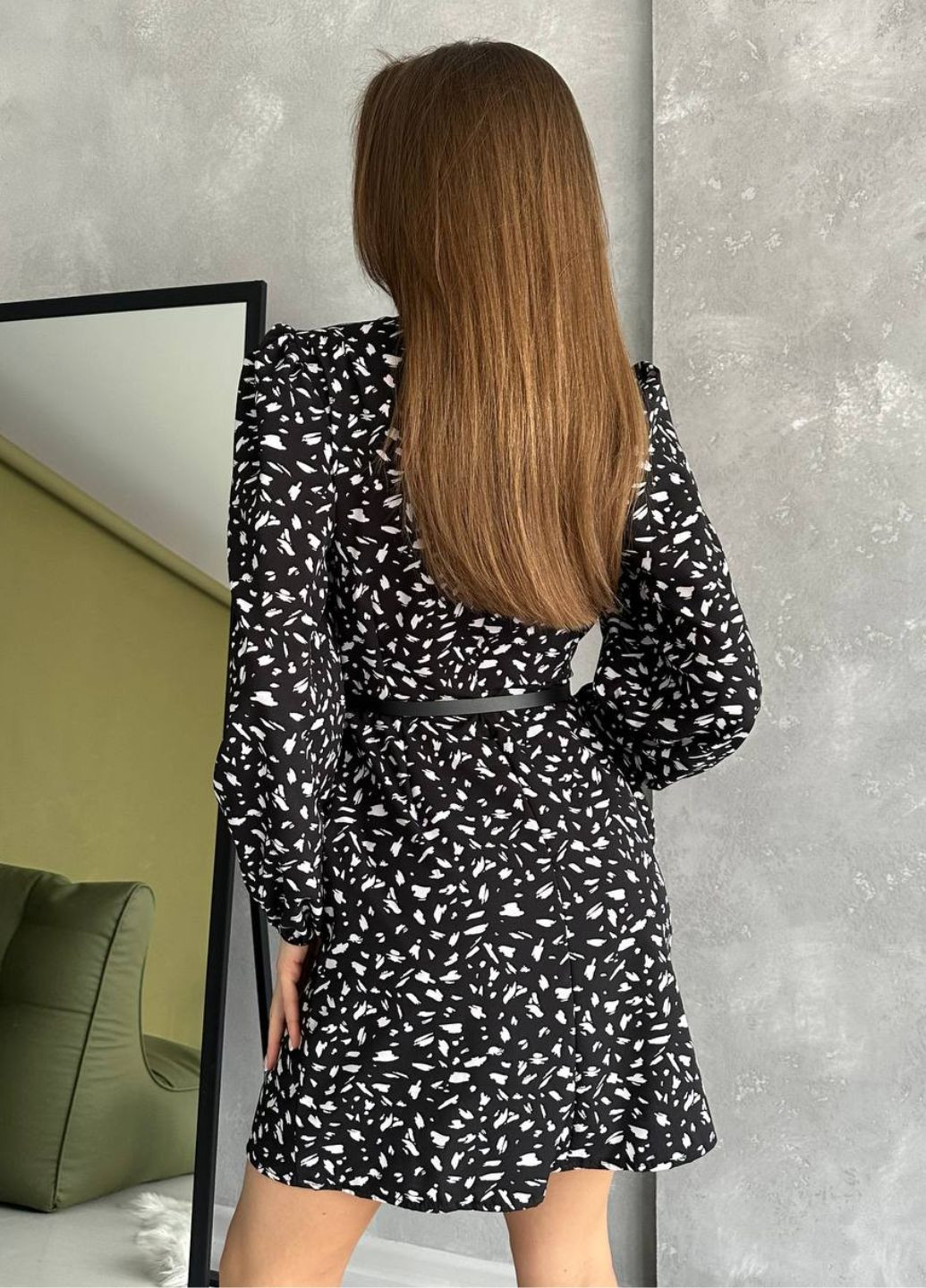 Черное кэжуал изящное легкое мини платье с абстрактным узором и рукавами фонарик Tik-Tak с абстрактным узором