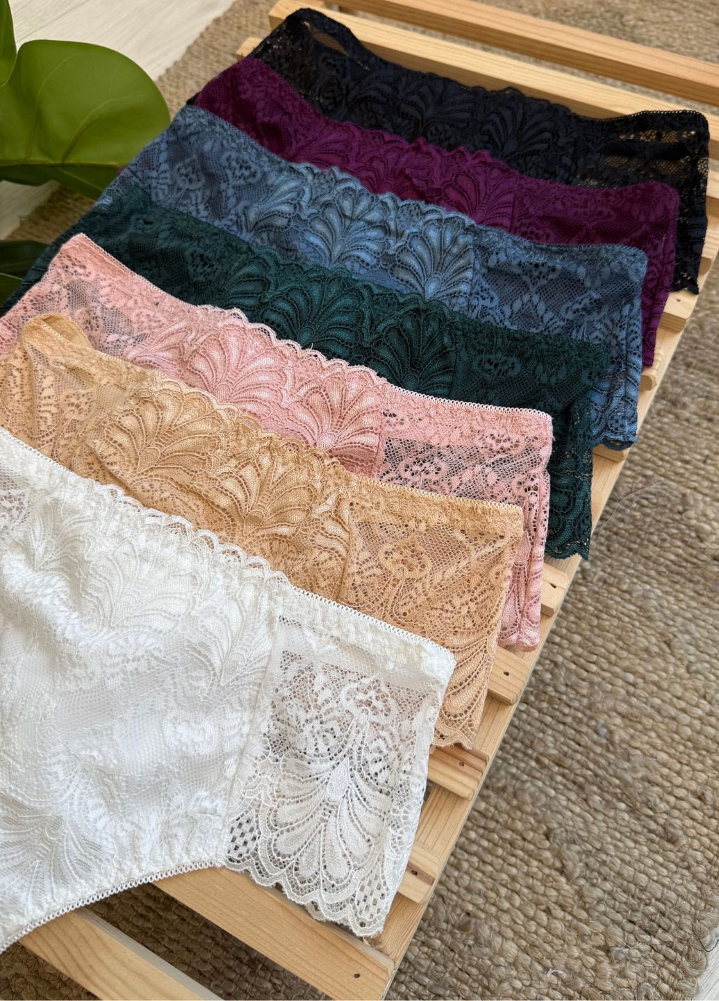 Мереживні трусики бразиліани колекції «Ласка» VIDCHUY (366030303)