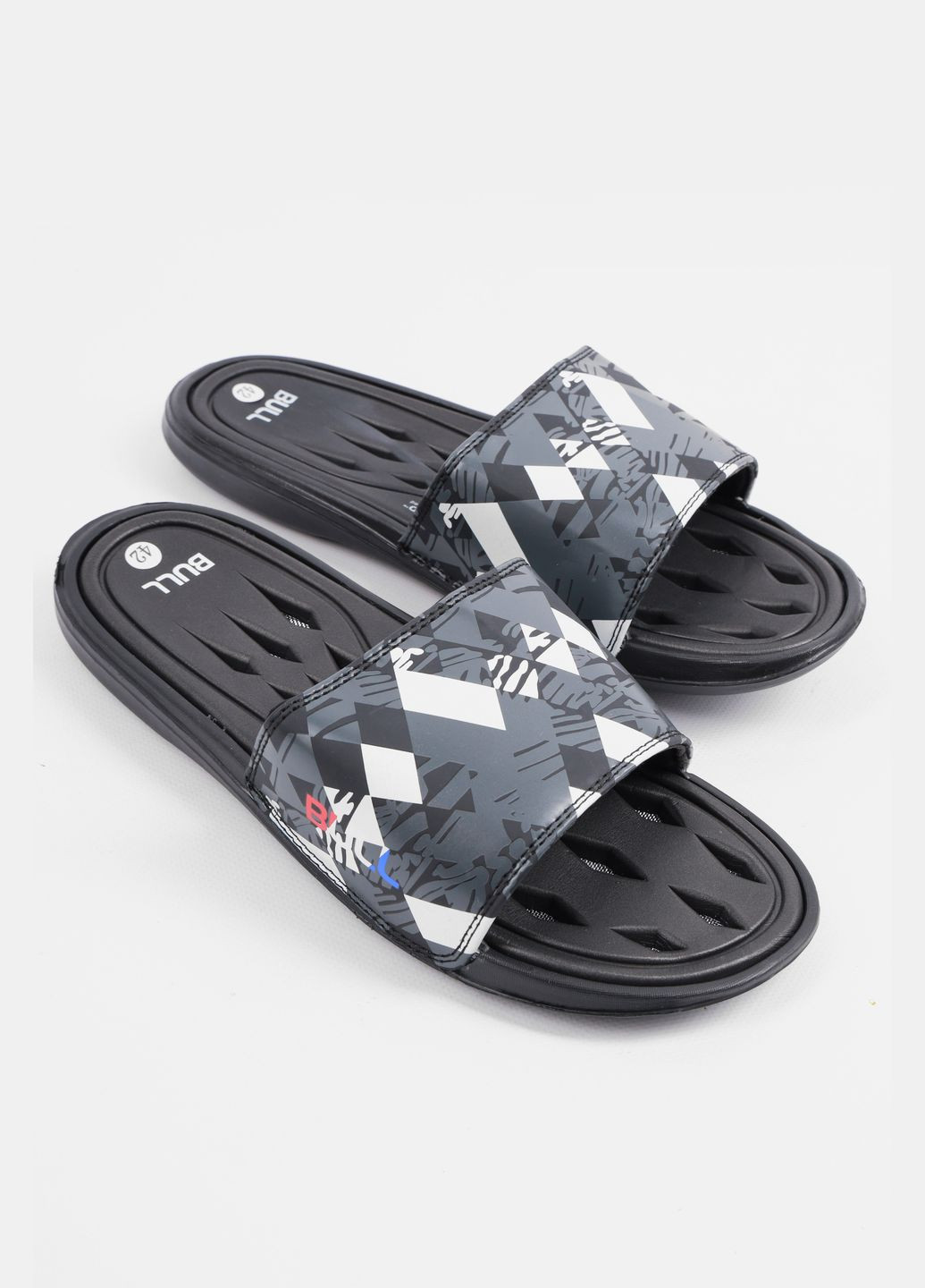 Шльопанці чоловічі чорного кольору з геометричним візерунком Let's Shop (293939544)